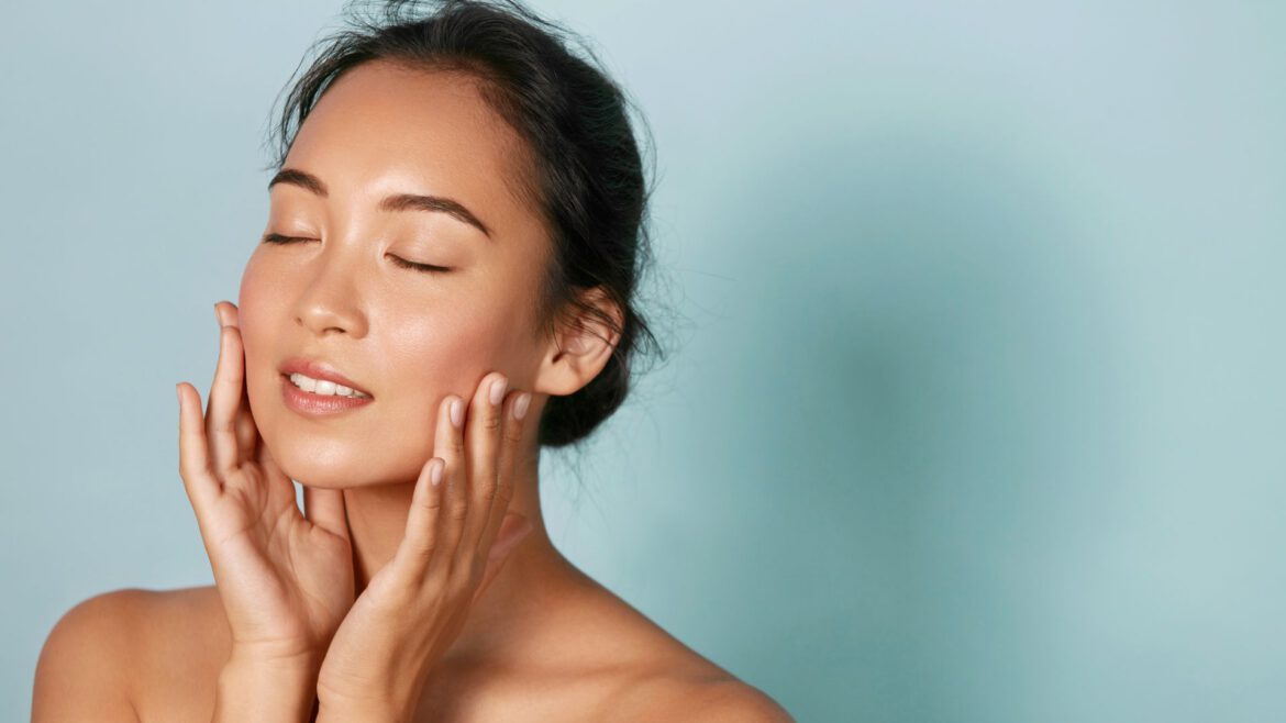 Sekrety Pięknej Skóry- 10 Niezbędnych Kosmetyków do Pielęgnacji Cery