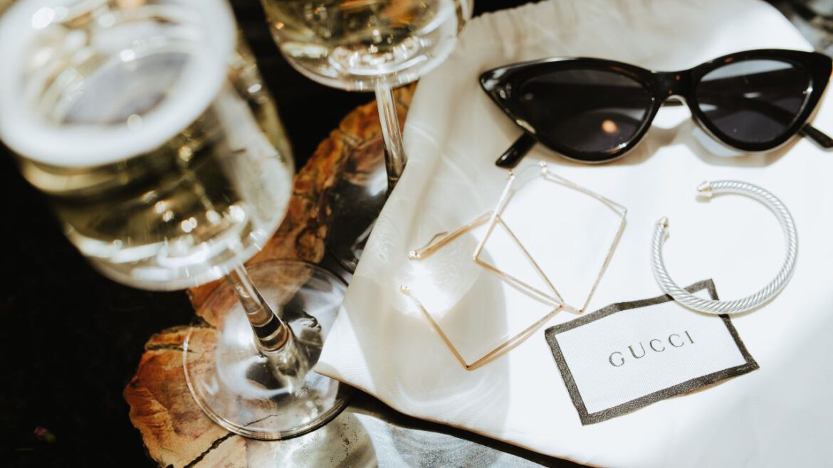 Transformacja Stylu: Jak Luksusowe Akcesoria z KomisLabel Mogą Odmienić Twój Wygląd