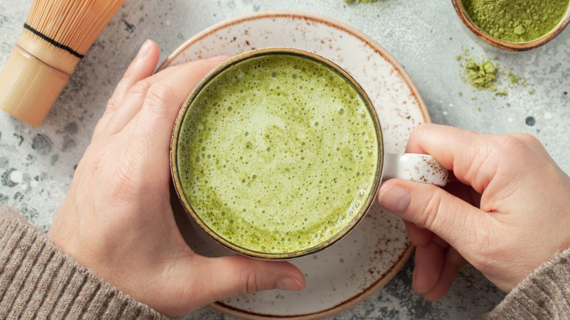 Pięć powodów, dla których warto pokochać matchę - zdrowotne właściwości japońskiego zielonego herbaty