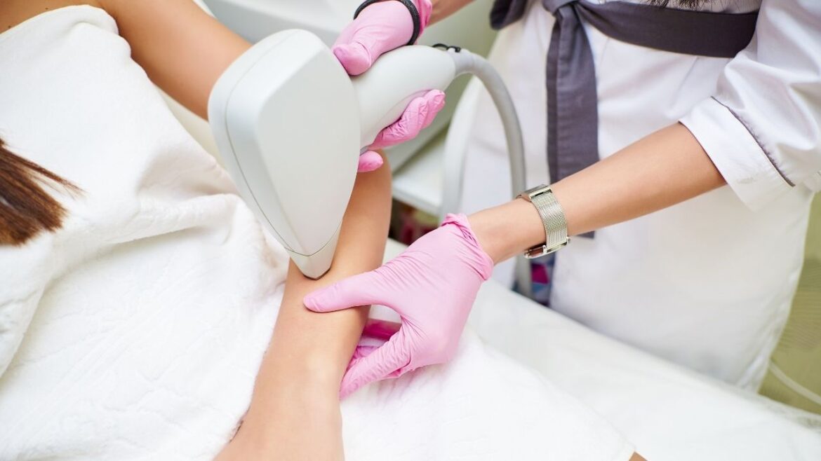Praktyczne wskazówki dla osób planujących serię zabiegów depilacji laserowej